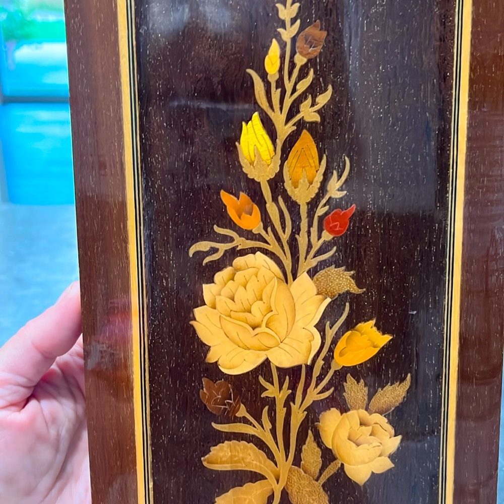 Sorrento Inlaid wooden Flower Wall Plaque